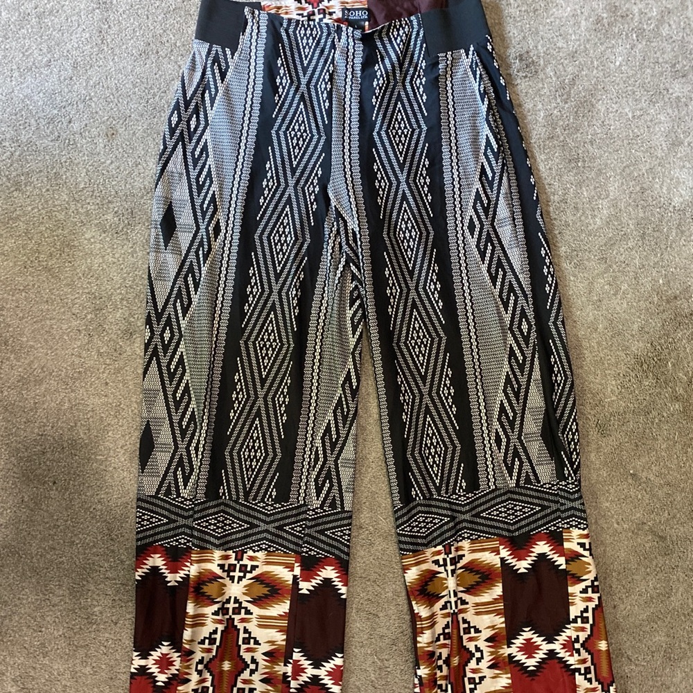 Beautiful Patterned Flow Pants - Picture 4 of 7